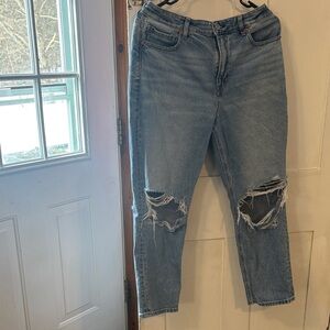 American Eagle Mom Jeans Darker Wash- Size 12 Short- Like New